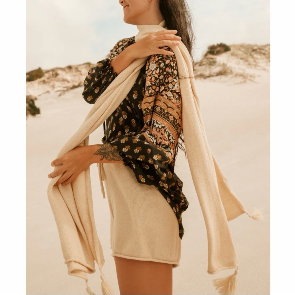 NWT Arnhem Sugar Scarf in Quartz